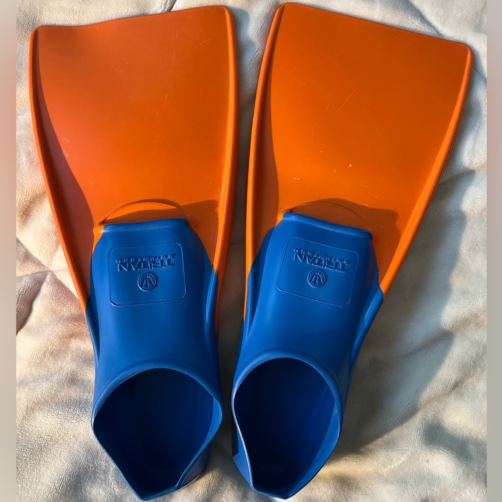 Tritan Swim Fins. Orange & blue, size 1-3.